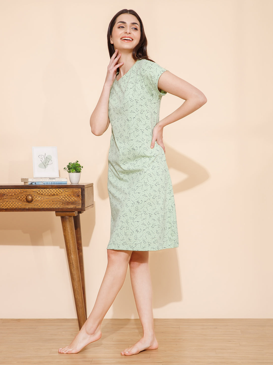 Cotton Lines Print Knee Length Night Dress/Night Gown/Short Nighty